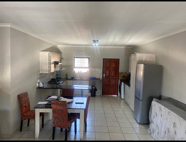 3 BEDROOM TOWNHOUSE FOR SALE IN NEWMARKET